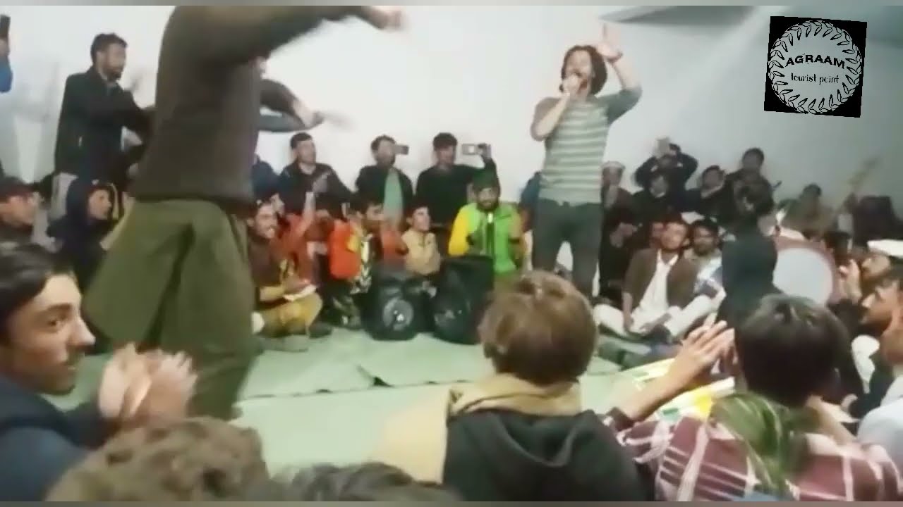 Chitrali famous song | Singer Syed Azhar uddin shah | at golden jubilee college Arkari AKYSB music