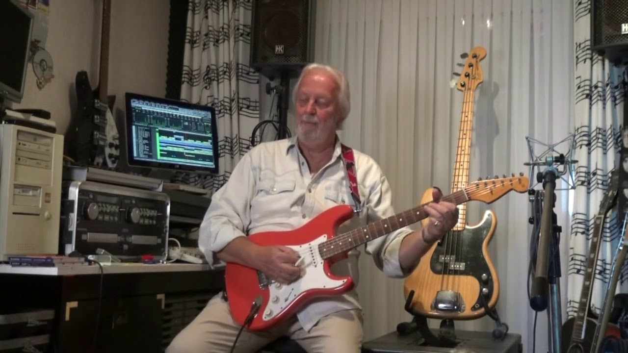 Sorry Suzanne - The Hollies ( cover on guitar by Eric )