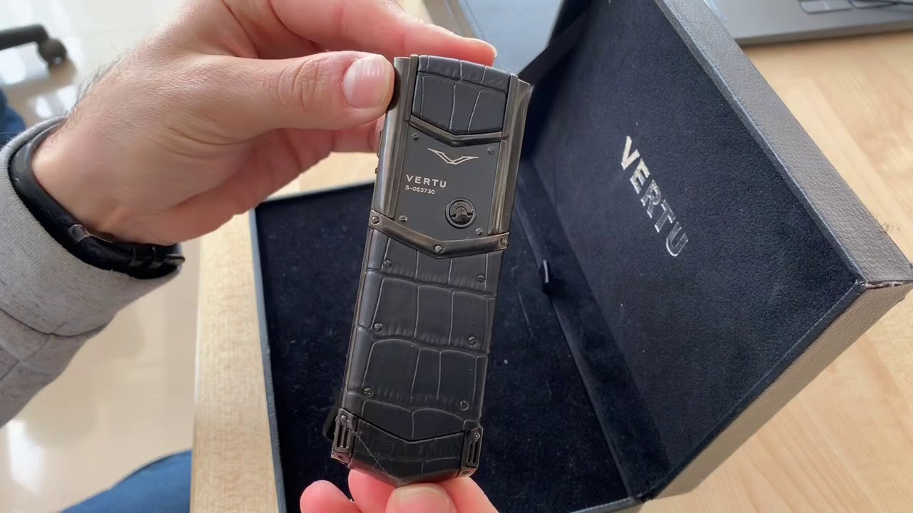 Финская копия Vertu Signature S Design DLC Ultimate Black Alligator