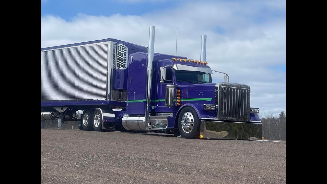 Berry Trucking's Custom Built Peterbilt 389