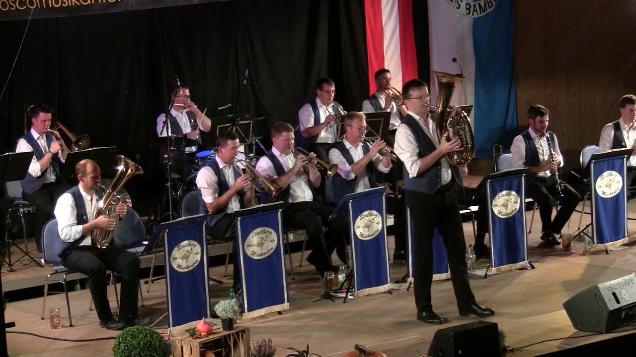 Stallbergmusikanten 08 Eine Gämse in den Bergen