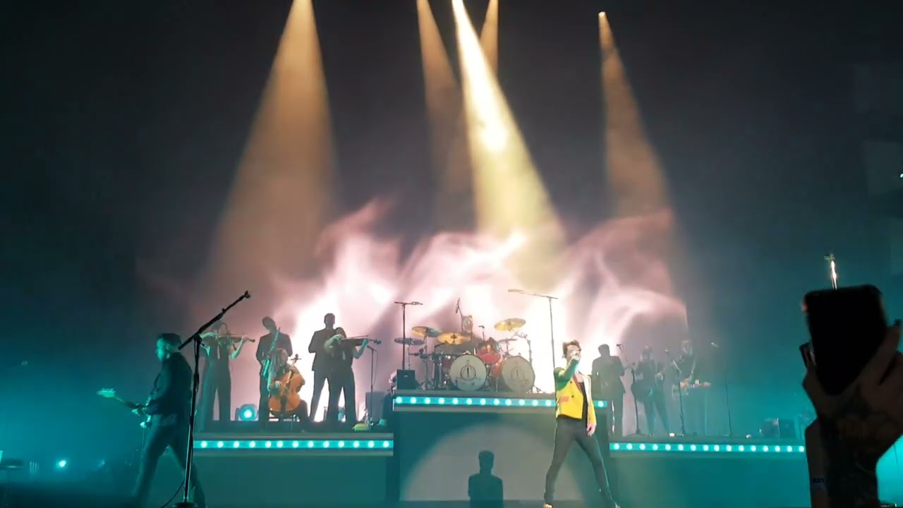 Don't Let The Light Go Out - Panic! At The Disco / Wiener Stadthalle, Vienna [20.02.2023]