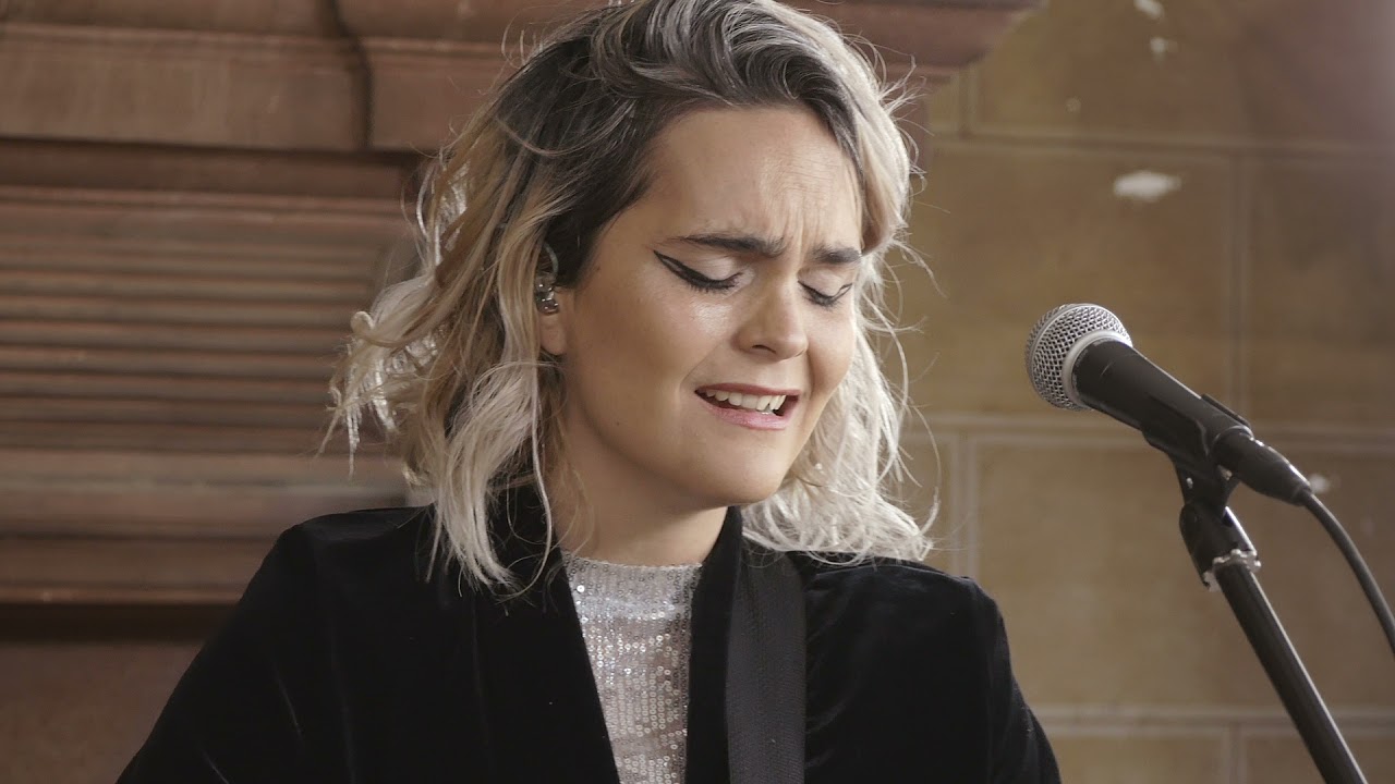 Camila Moreno - En Resonancia capitulo 3: Dar a Luz