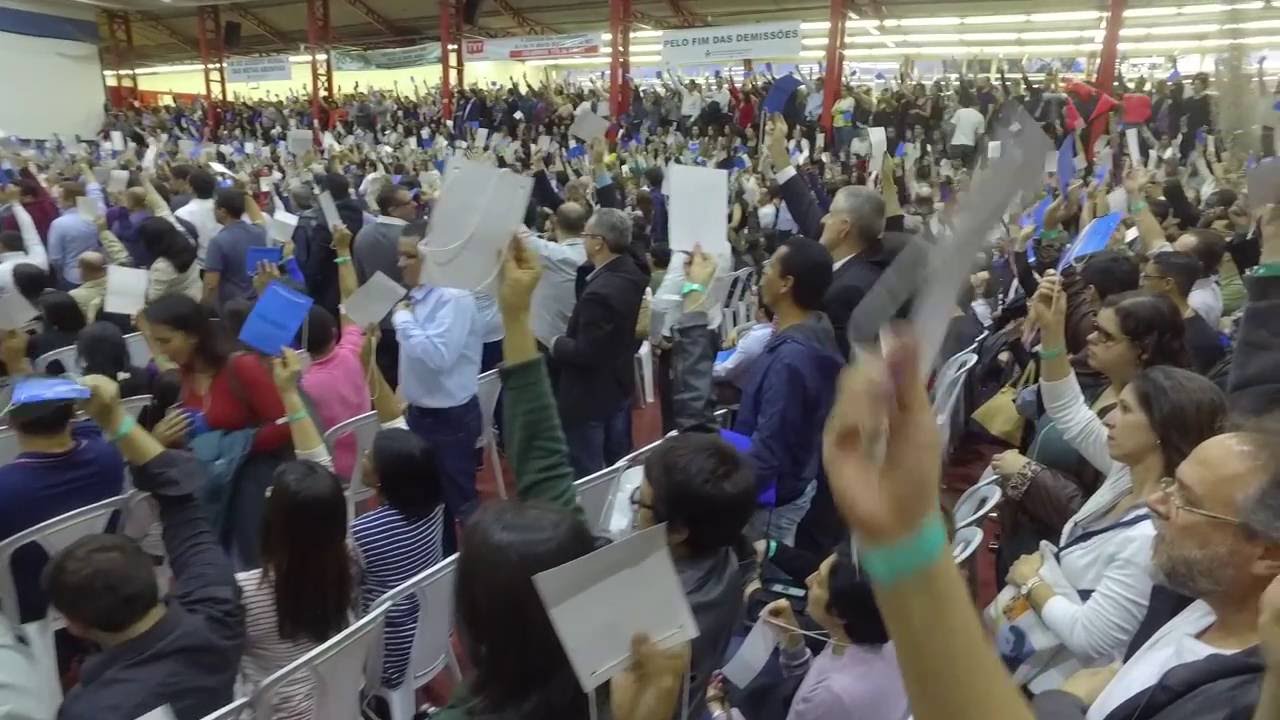 Após 32 dias de greve, bancários da Caixa aprovam acordo - 7/10/16