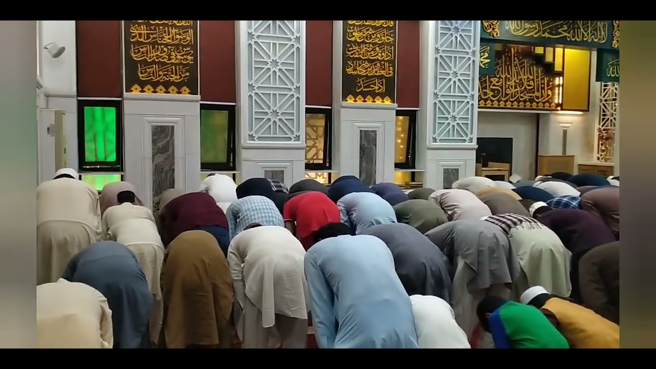 JAMIYA MASJID MIAN MUHAMMAD FAZIL 8TH DAYS NAMAZ E TRAHVI/ ایک روح پرور منظر
