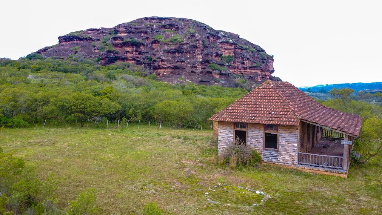 CASA ABANDONADA EM UM LUGAR CHEIO DE MISTÉRIOS!