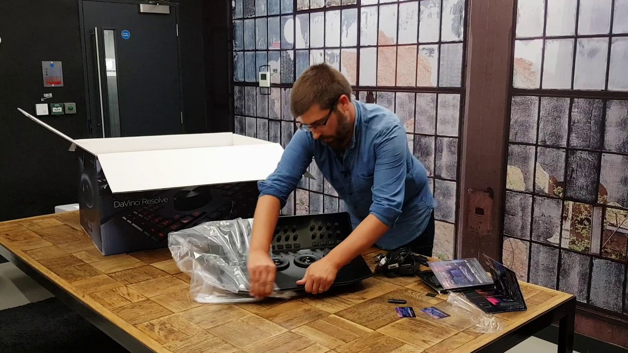 DaVinci Resolve Advanced Panel Unboxing