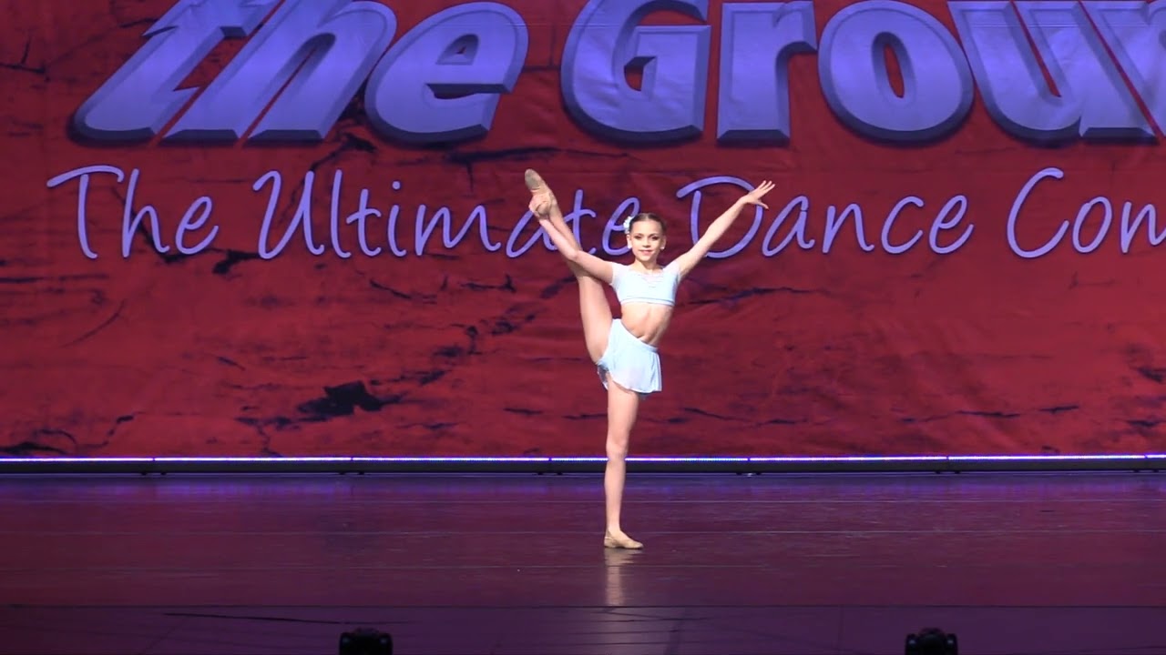 Ella Justi 9 years old (First Competition) 