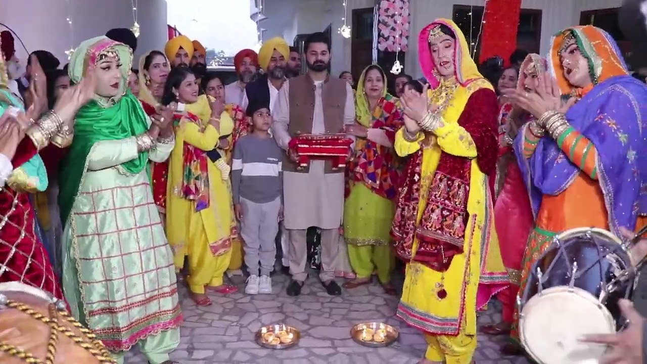 ਦੇਖੋ ਭੀਖੀਵਿੰਡ ਵਿੱਚ ਪਈਆਂ ਨਵੀਆਂ ਬੋਲੀਆਂ ਤੇ ਗੀਤ                     ☎️ :+919872148170 and +918196090270