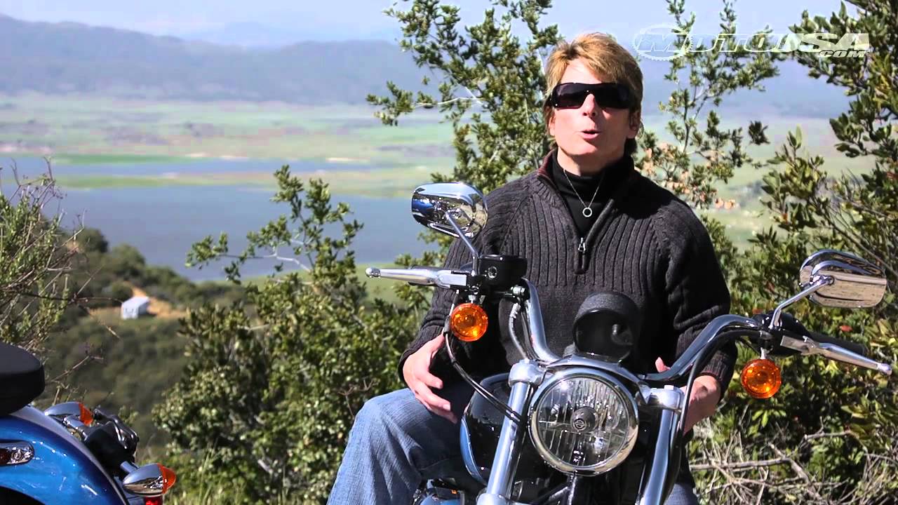 MotoUSA Women's Cruiser Shootout:  2012 Kawasaki Vulcan Custom 900