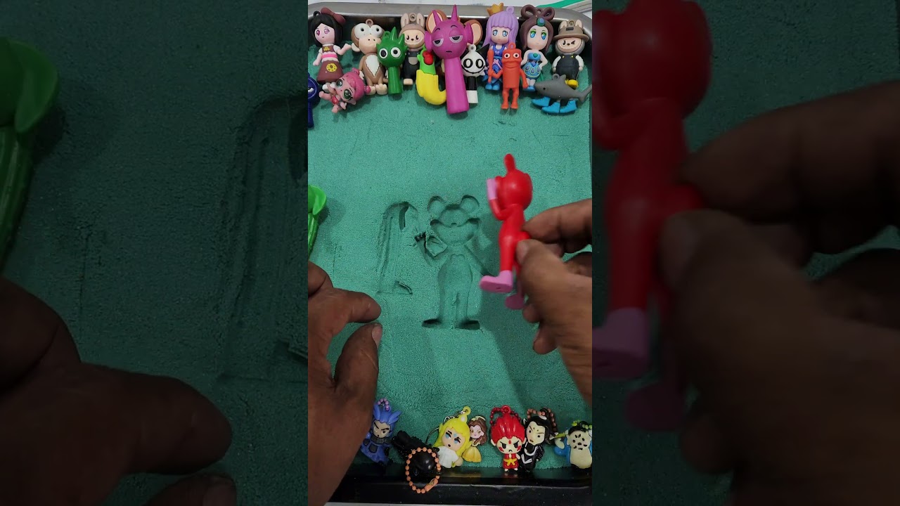 Cactus Elephant & Red Smiley Bear #CactusElephant #FunnyMashup #ToyArt #CreativeFigures #MixAndMatch