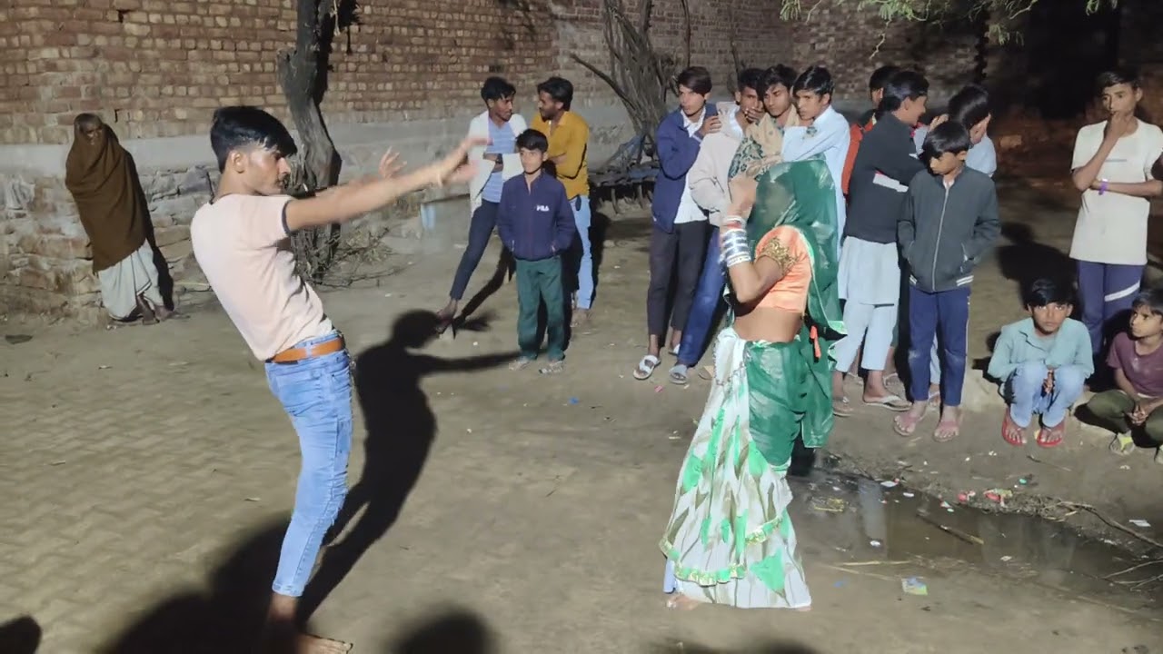dhola aayo aadi rat Rajesh dance lover. #songlove #dancelover