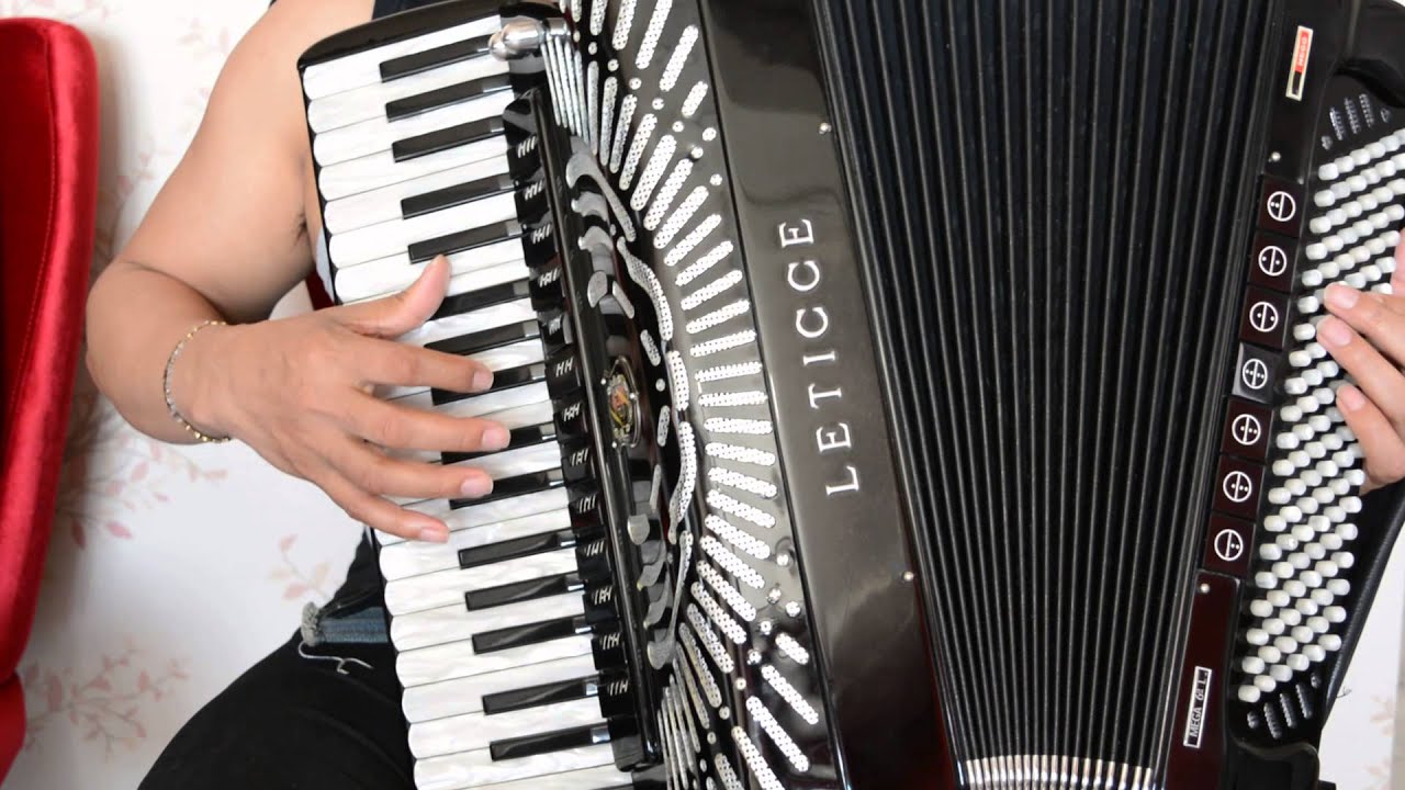 Video Aula Acordeon--Assum preto.