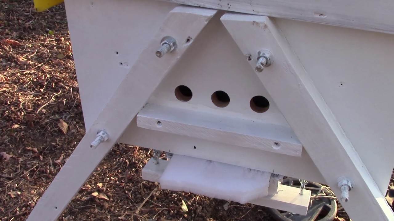 Variations in building a Top Bar Bee Hive