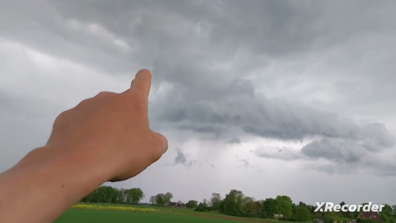 Hevige buien trekken over Montferland.