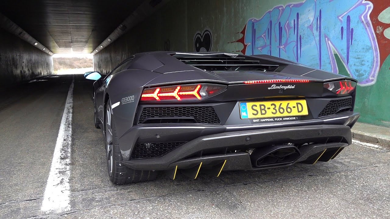 Lamborghini Aventador S - Acceleration SOUNDS In TUNNEL!