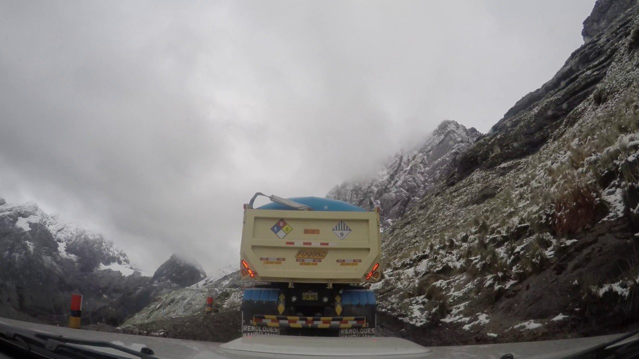 Camino a Mina Raura