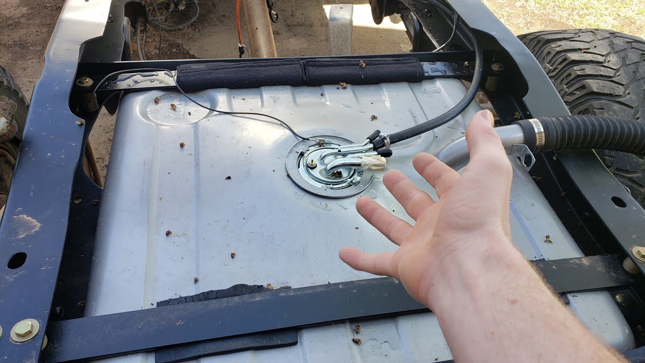 1985 GMC K15 Blazer tank swap! part 4
