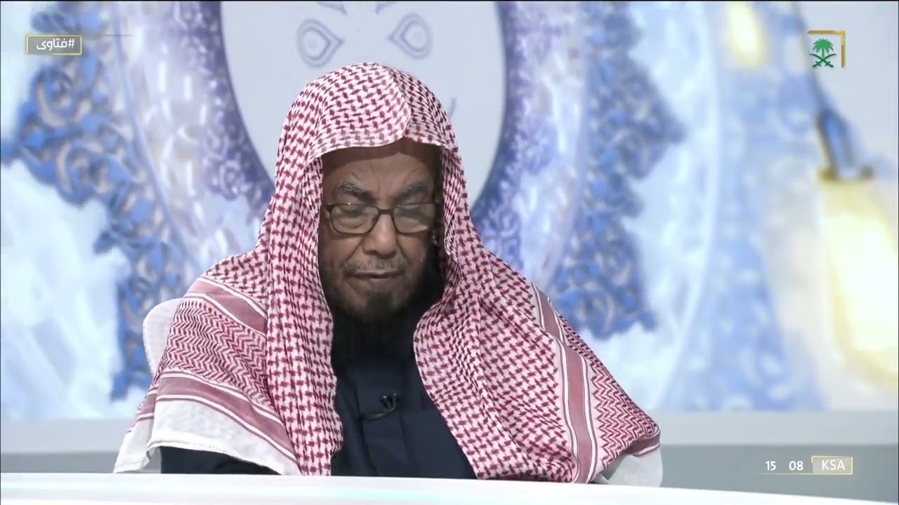 حكم مصافحة الداخل للجالسين