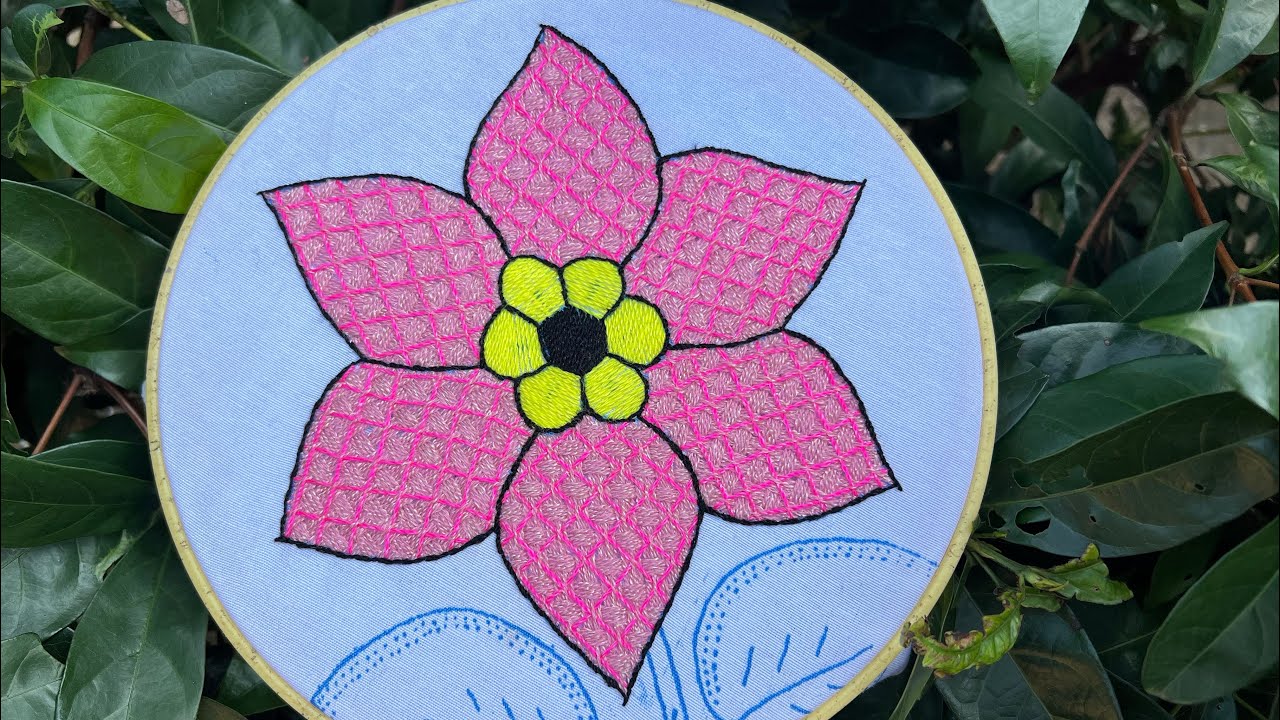 PUBTADA FAVIL DE  BORDAR PARA FLORES 🌺 Como bordar una flor 🌺 @Bordadosboni 