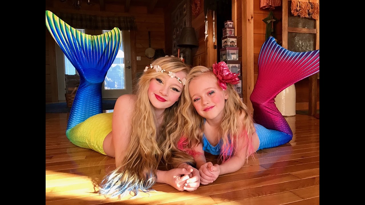 The legend of the Magic Mermaid. Princess Ella and playdoh girl make a wish and become real mermaids