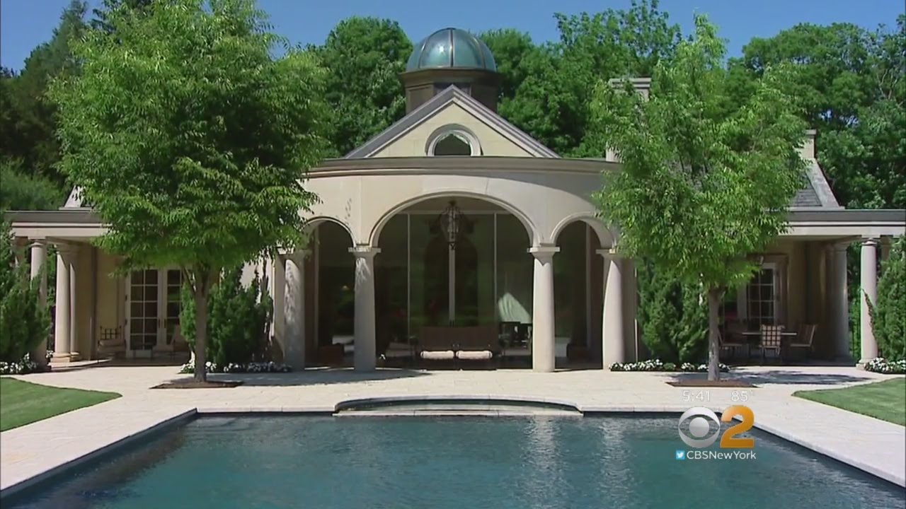 Living Large: Greenwich Mansion