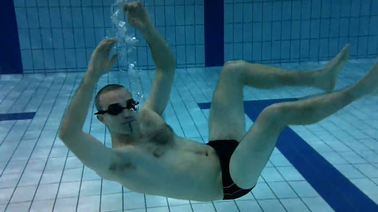 Piscine de Moulins vidéo subaquatique avec Kodak Zx3 PlaySport HD