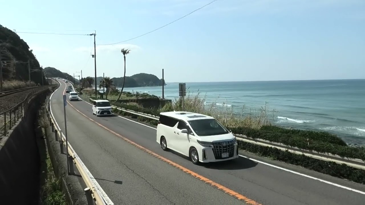 東シナ海沿いの国道3号線を走行する