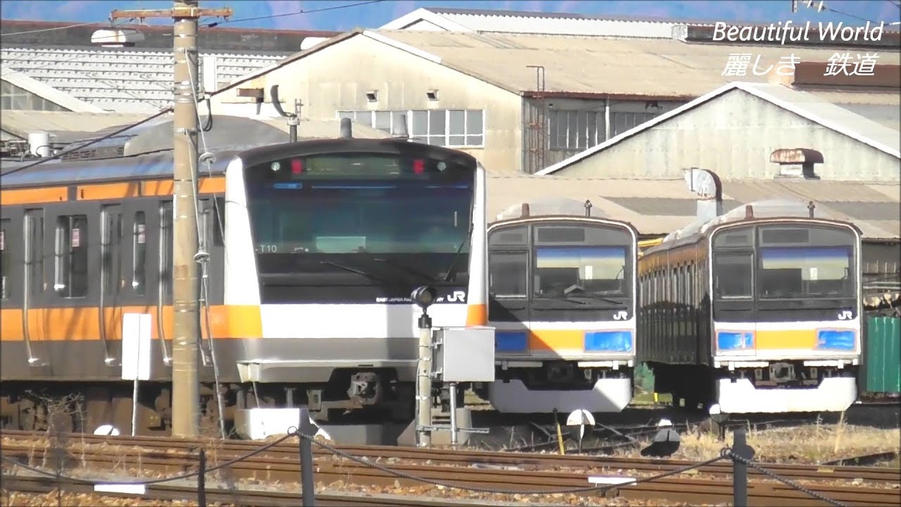 ｸﾞﾘｰﾝ車組み込み後長野総合車両センターに初入場したE233系！桜満開の長野に。トタT10編成 元同僚の209系1000番台廃車車両と再開！2025.4.15 長総　panasd 3876
