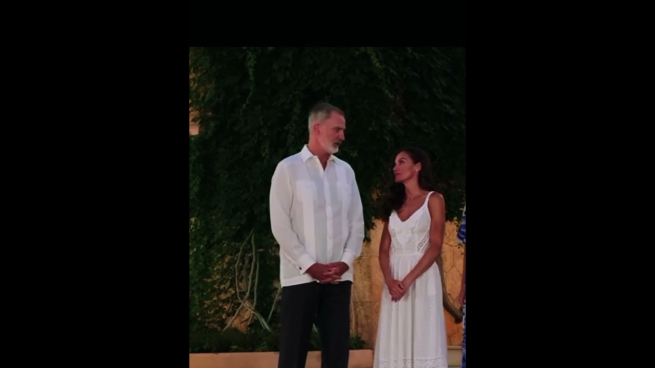 princess leonor with family#leonordeborb&oacute;n#casareal #spanishroyalfamily #fashion #futurequeen#beauty