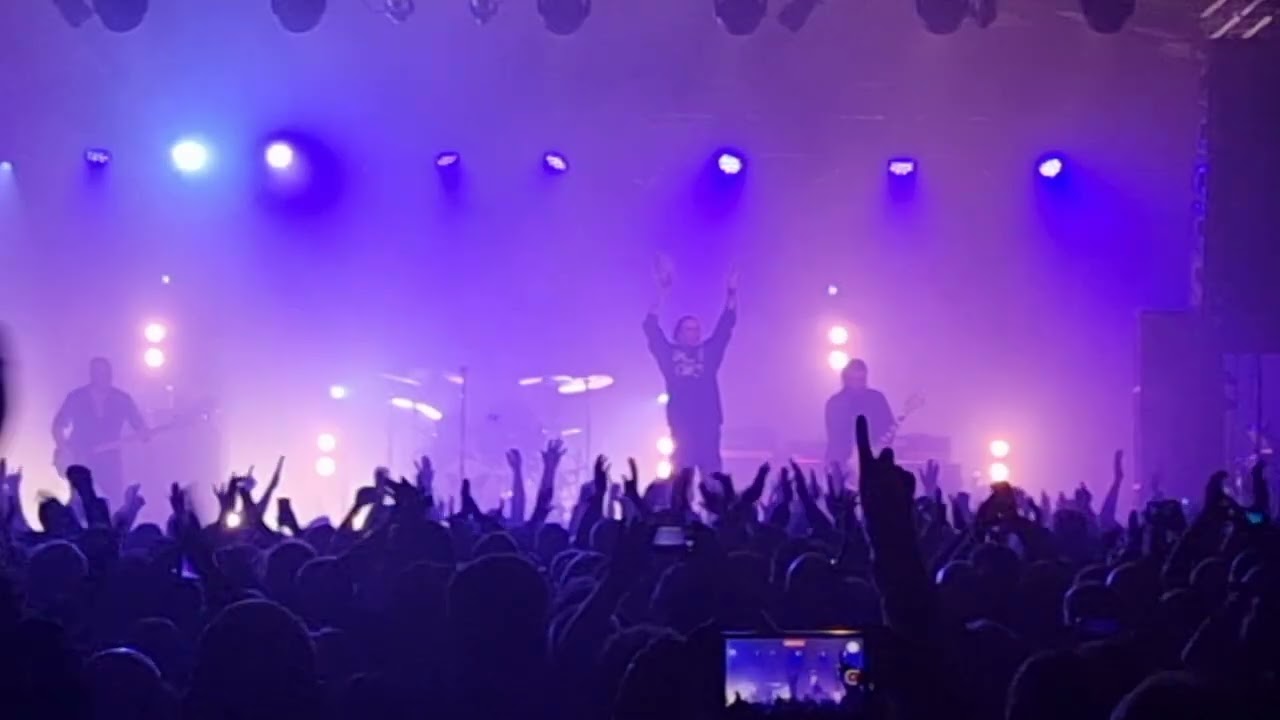 Death Cult, Glasgow Barrowlands, 12 Nov 23. she Sells Sanctuary