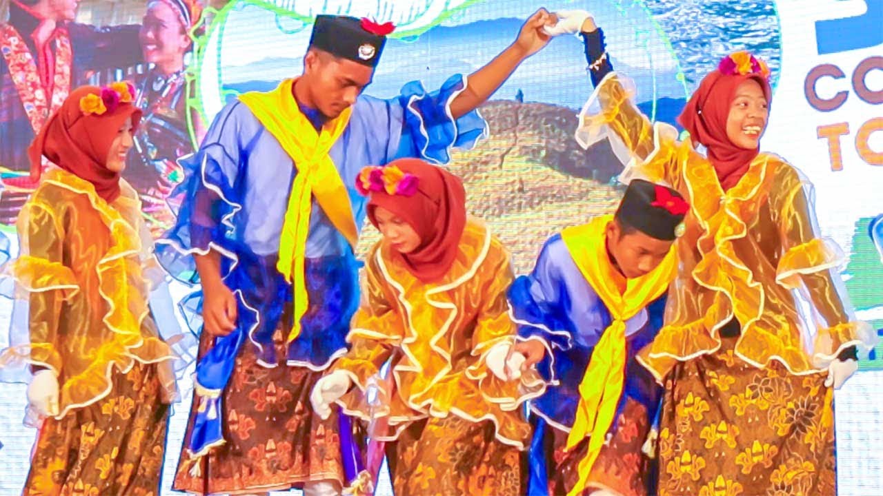 Dansa Cocos: Scottish Reel Dance of the Cocos Malay in Sabah