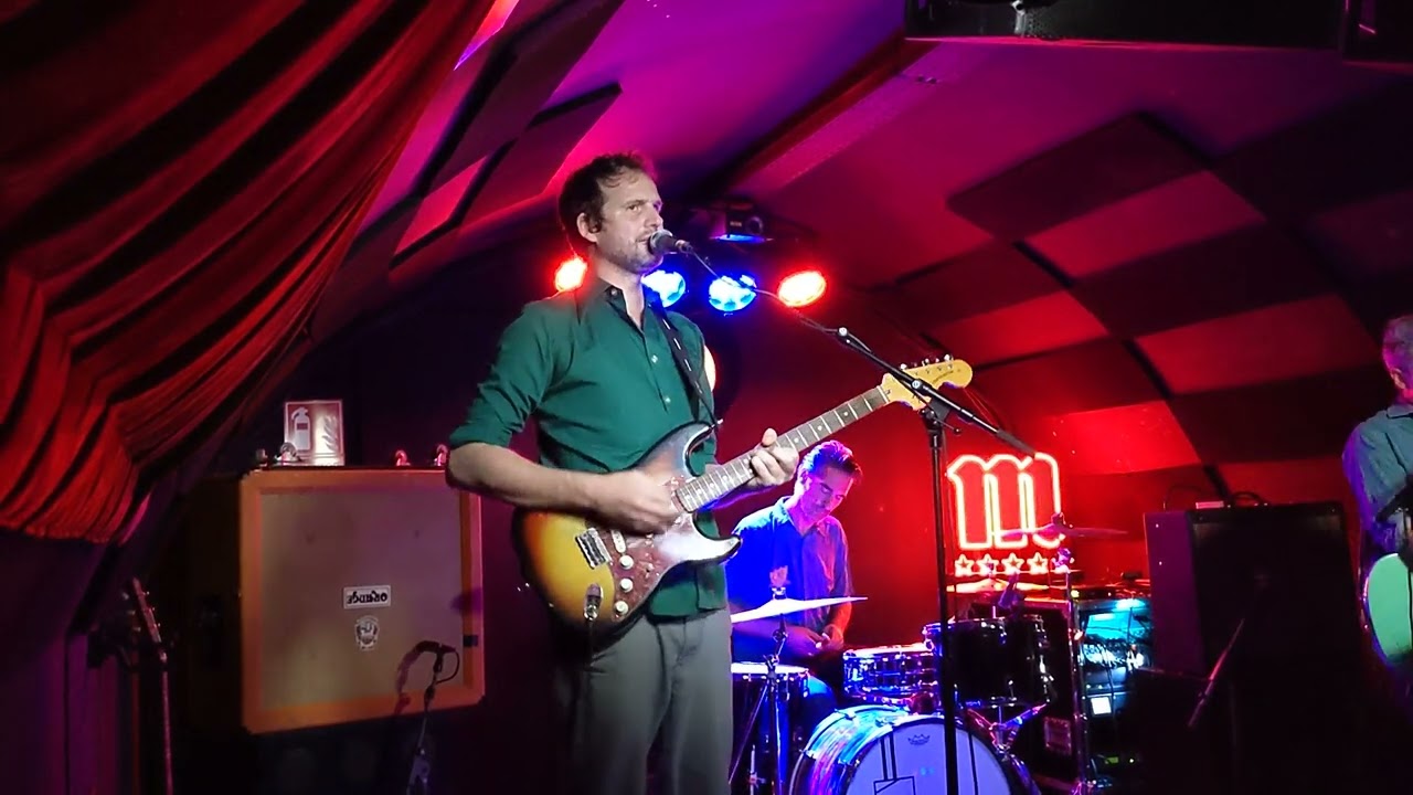 Leo Mateos - Úrsula hay nieve en casa (directo) 07/10/2022 Cadavra Madrid