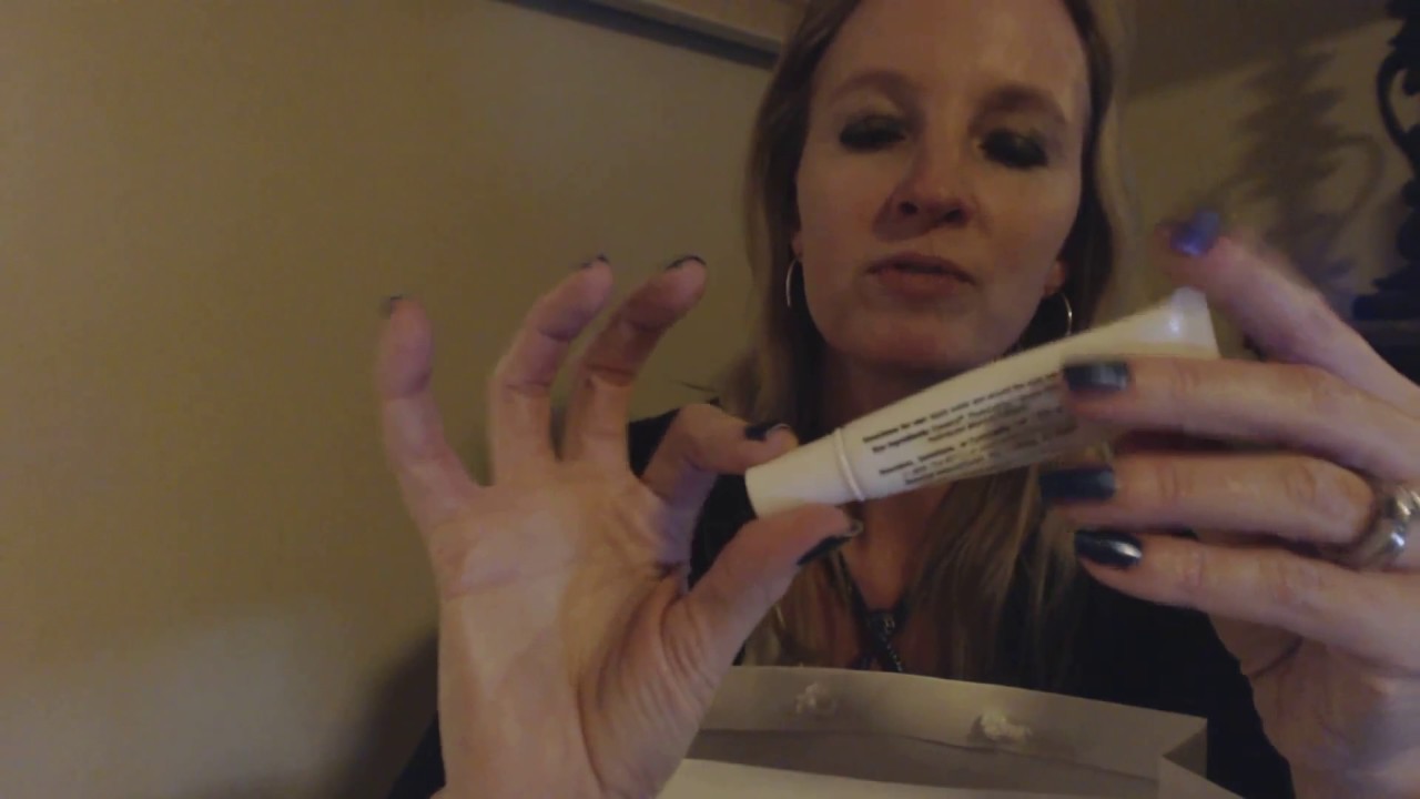 ASMR Southern Accent | Makeup & Other Items (Whisper)