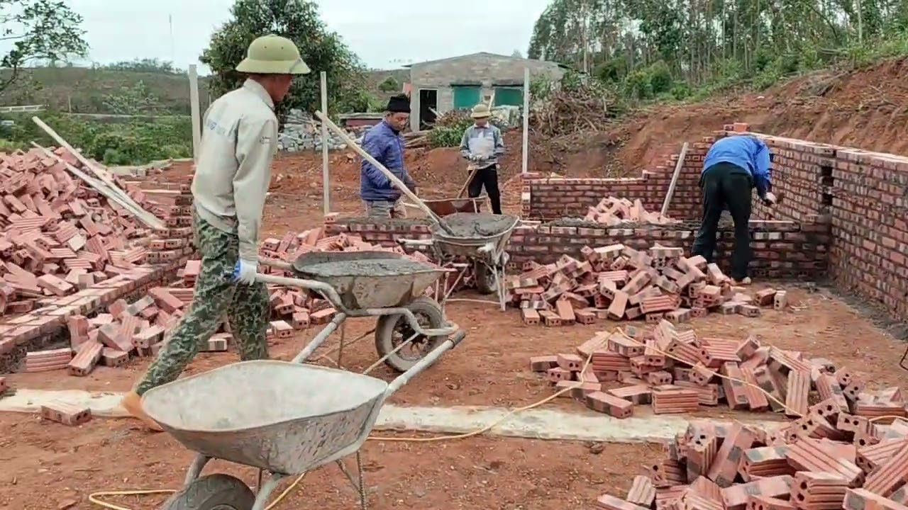 Thóc đi cùng các chú (anh) bộ đội thích lắm!.