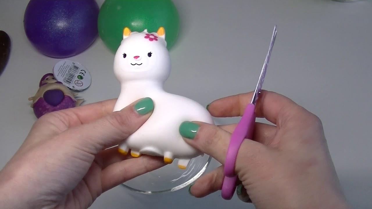 je découpe la balle de slime, et les squishy de chez action