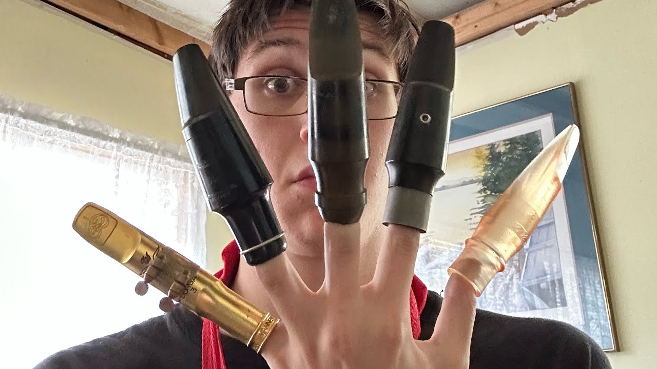 Baritone sax mouthpiece play tests