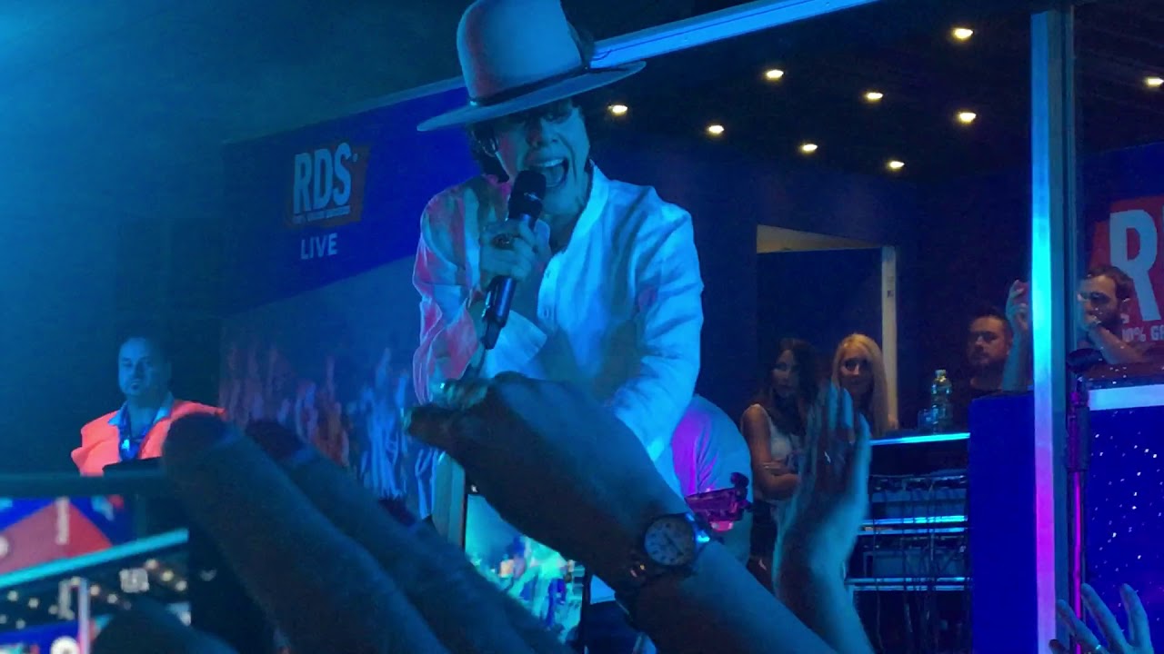LP - Shaken live at Rimini, Italy for RDS
