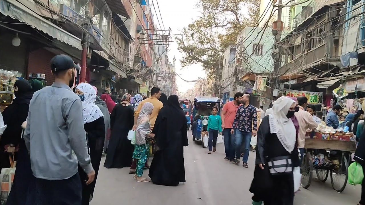 Old Delhi Virtual Walking Tour | Lal Kuan Bazar Busy Road -Hauz Qazi Chowk