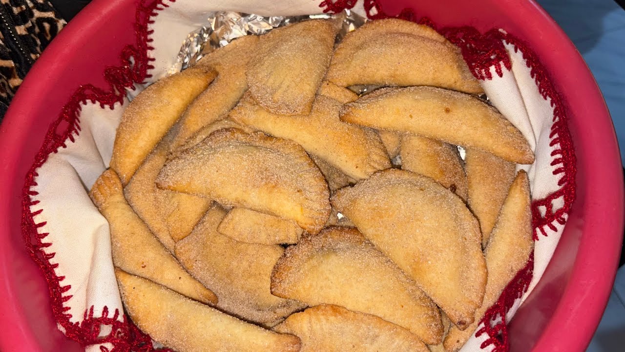 Aitzel Official!!!  Acompáñenos a preparar unas ricas empanaditas 🥟👩🏻‍🍳👩🏻‍🍳❤️