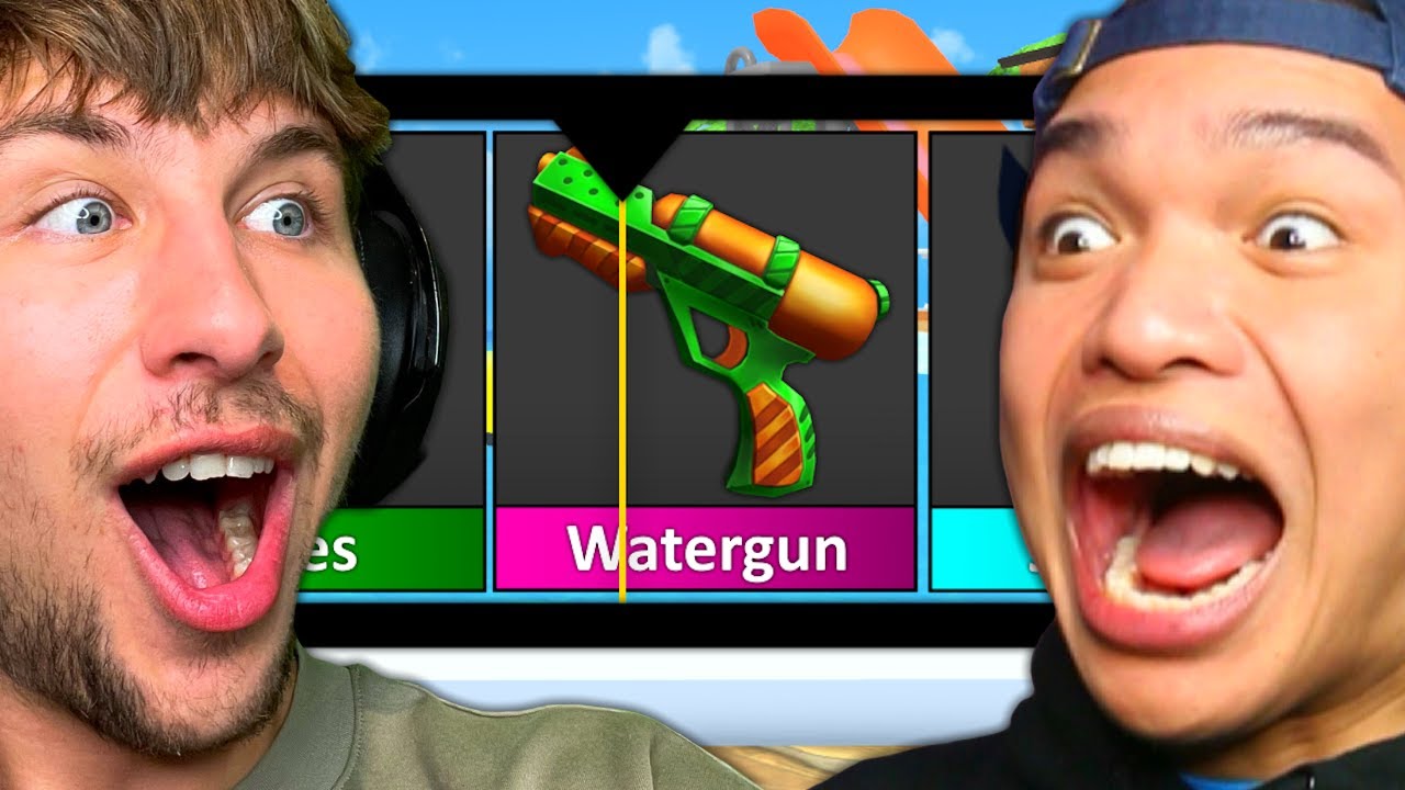 UNBOXING WATERGUN GODLY IN MURDER MYSTERY 2!