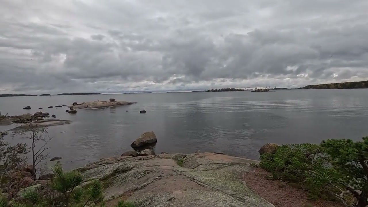 JUNNU  VAINION  SYNNYINSEUDUILLA  NIMIKKOKATU JA OMA PUISTO  KOTKA