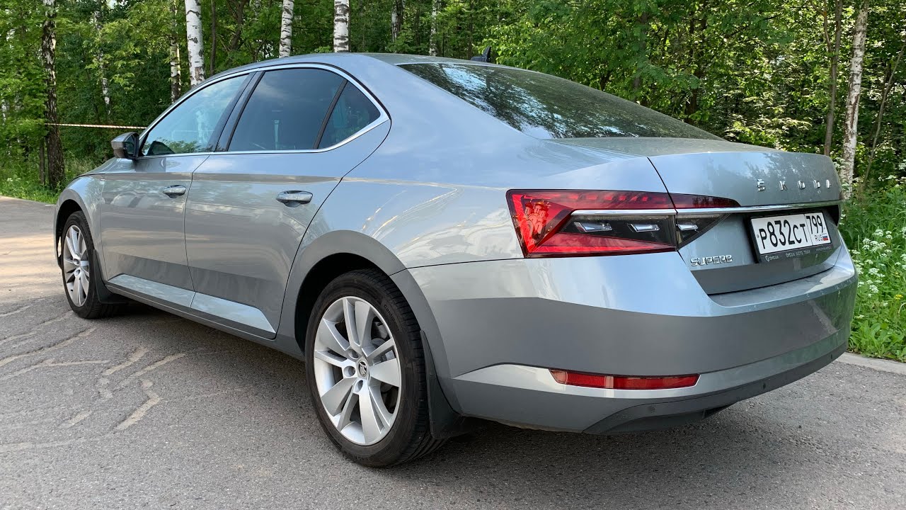 Взял я Skoda SuperB, словно кольцами рулю и по трассе я топлю, штрафы пачками везу!