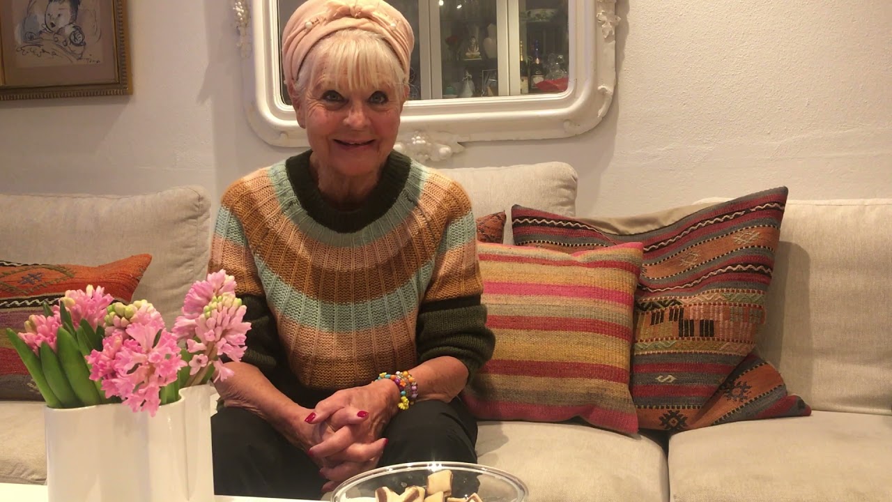 Lone Hertz ønsker Lev tillykke med sit 70 års jubilæum