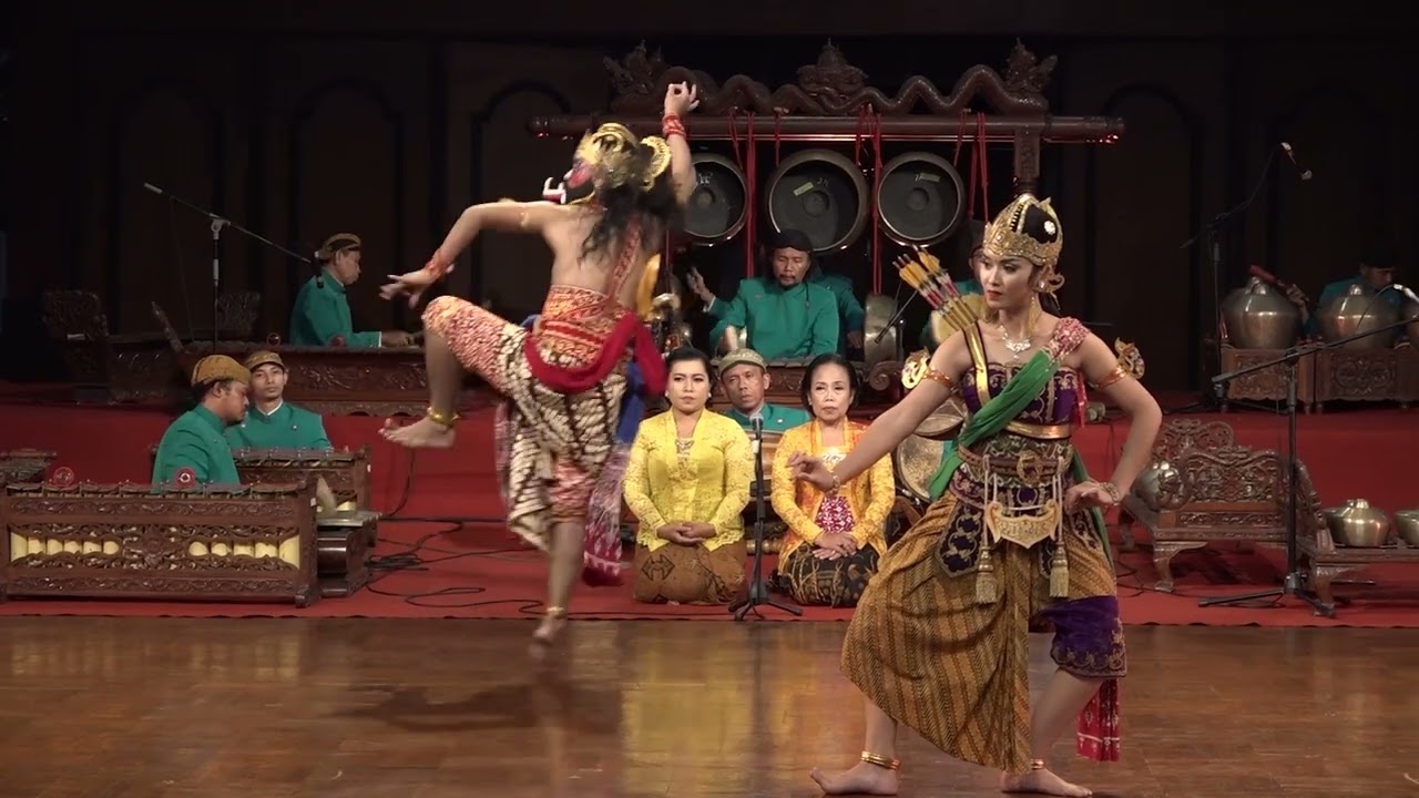 การแสดงจาก Institut Seni Indonesia Surakarta เกาะชวา ประเทศอินโดนีเซีย