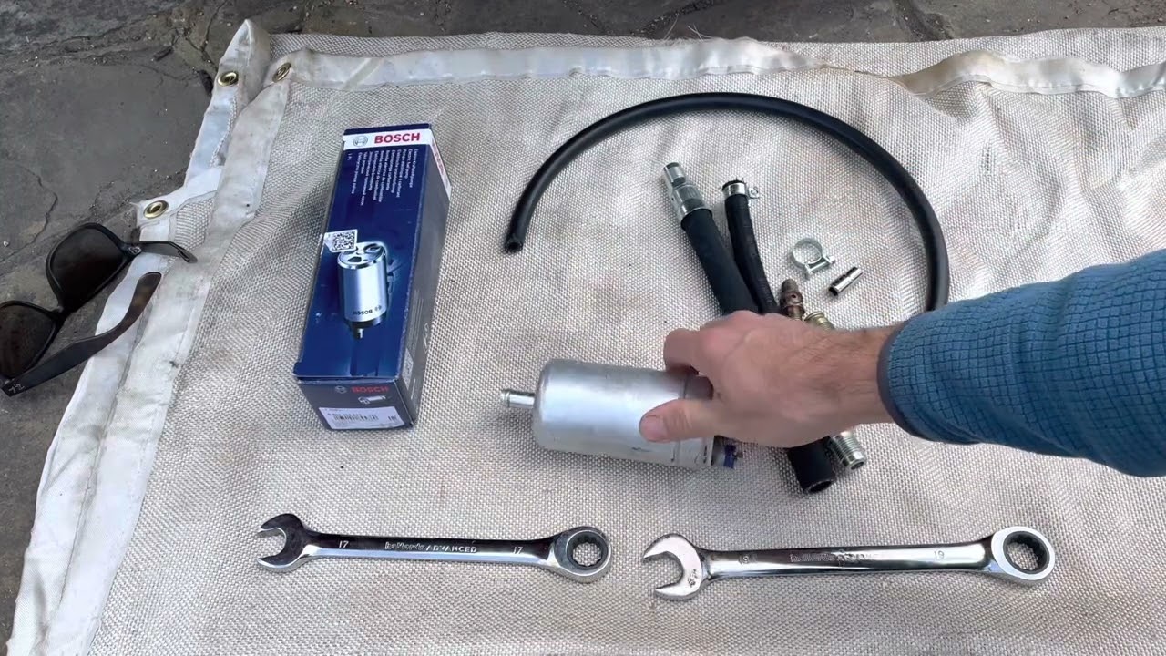 Mercedes SL R107 - Bosch D-Jetronic rear fuel delivery system
