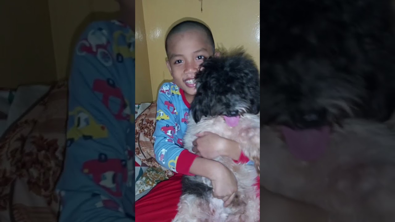 Oreo and kuya Psyrus play² muna bago matulog.