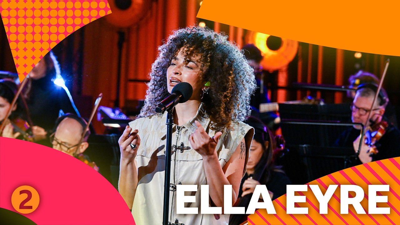 Ella Eyre - Crazy (Gnarls Barkley cover) in the Radio 2 Piano Room