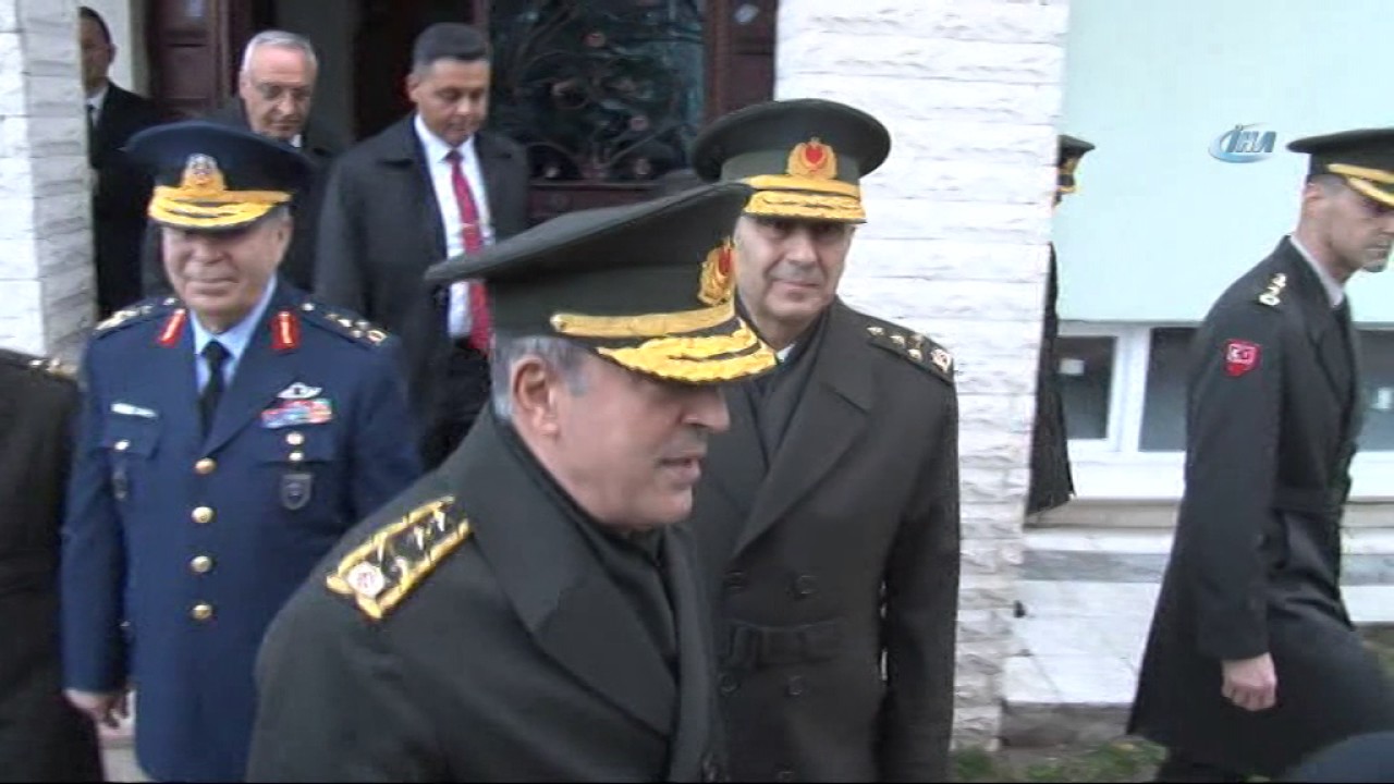 Hulusi Akar Şehit Ailesini Ziyaret Etti