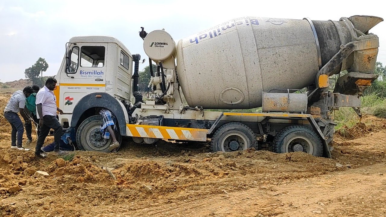 Tata Concrete mixer Lorry Stuck In Mud
